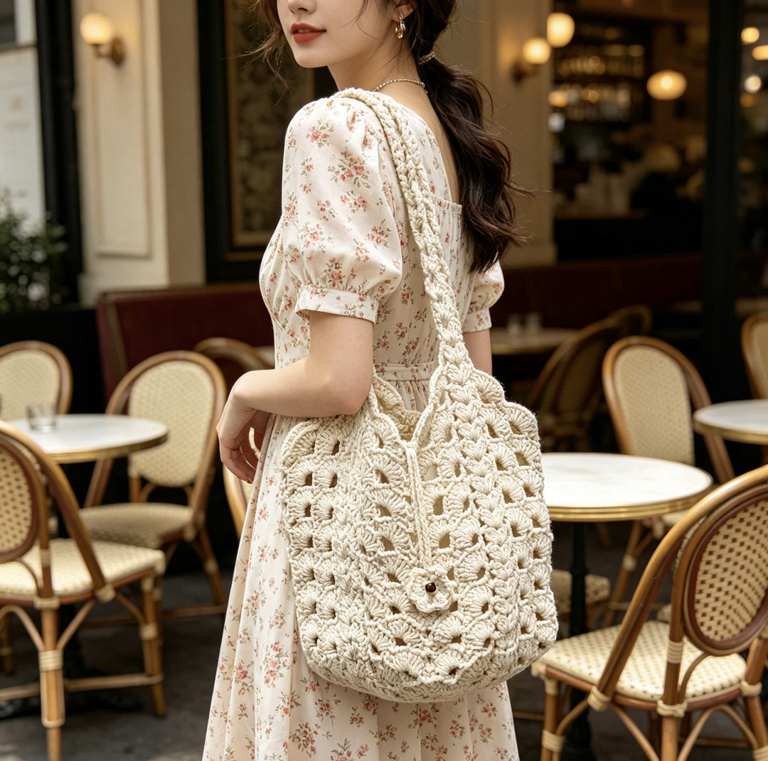 Hand-knotted shoulder bag in modern design Bowlift