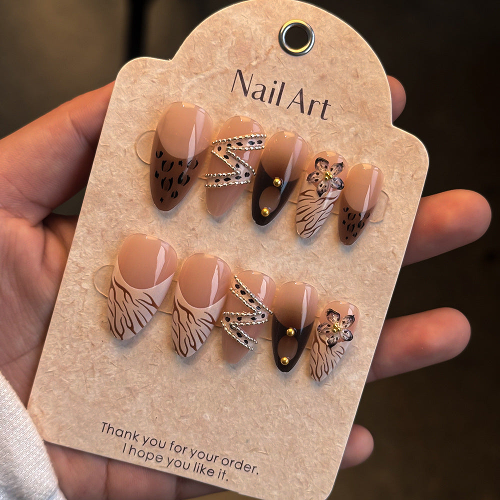 Artistic Press-On Nail Collection Bowlift