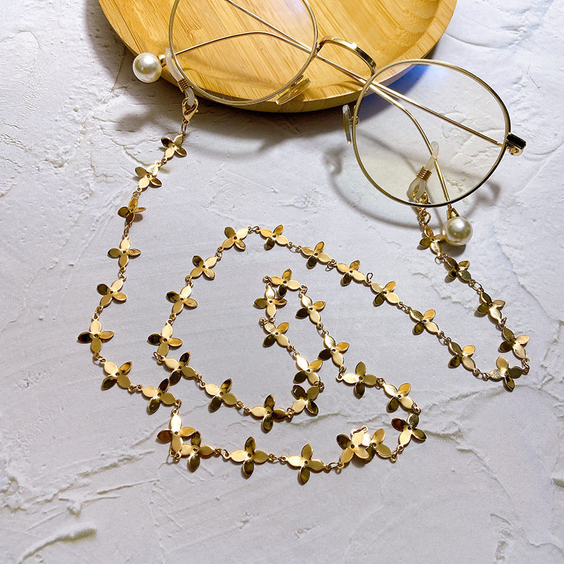 Fashionable glasses holder chain with filigree flower pendants Bowlift