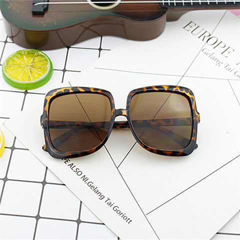 Women’s Geometric Sunglasses in Modern Design Bowlift