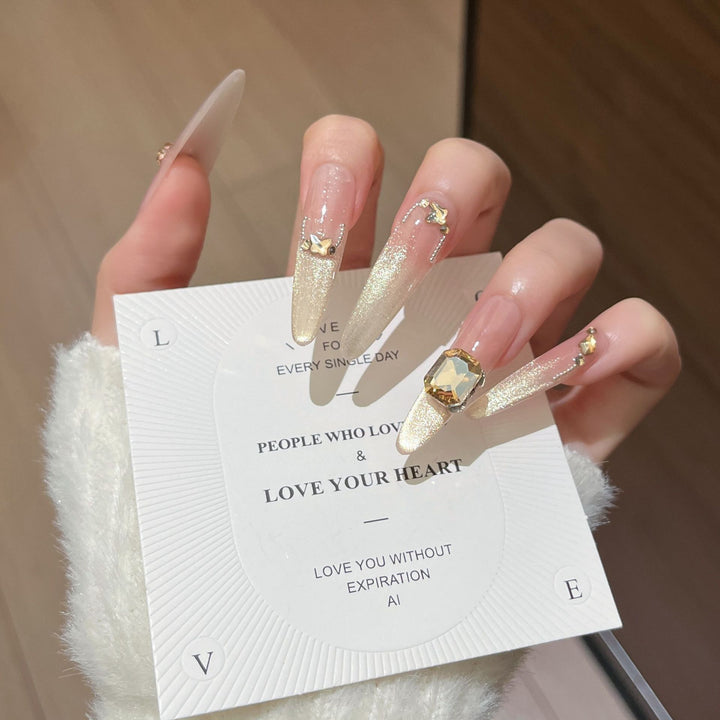 Glamorous Nail Art Design Bowlift