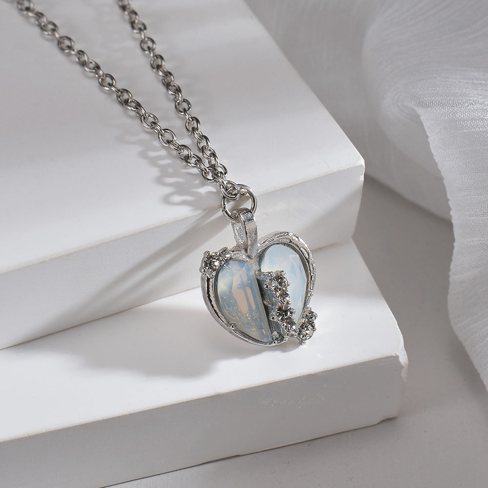 Heart pendant necklace with sparkling accents Bowlift