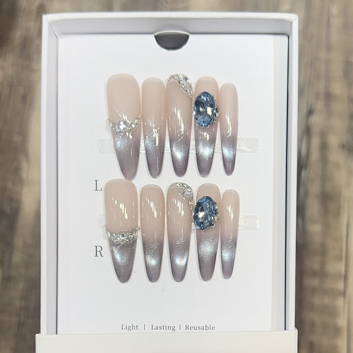 Glamorous Press-On Nail Set with Ombré Design and Rhinestone Accents Bowlift