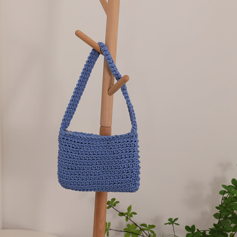 Handmade straw crossbody bag with structured design Bowlift