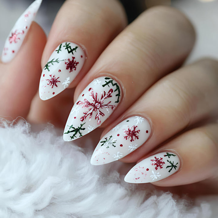 Artificial nails with winter snowflake and Christmas motif Bowlift