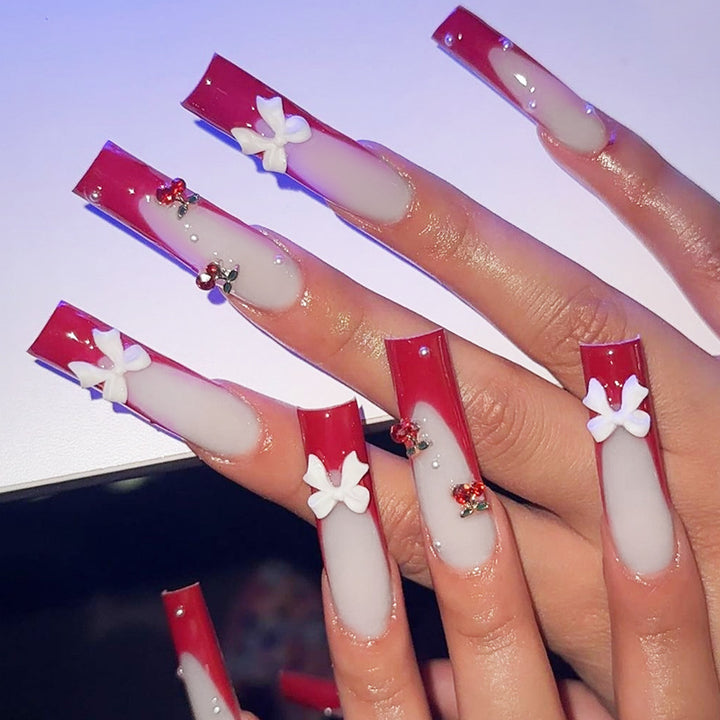 Creative nail set with festive cherry motifs Bowlift