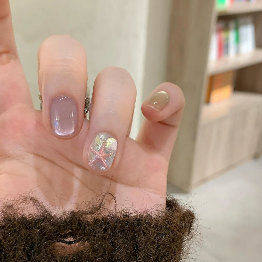Artificial Nail Set with Shimmering Accents Bowlift