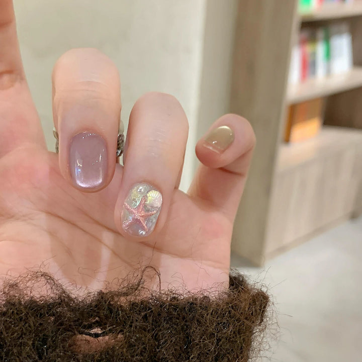 Artificial Nail Set with Shimmering Accents Bowlift