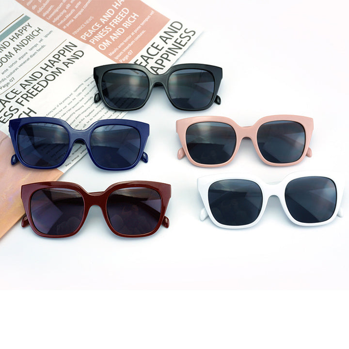 Women Fashion oversized Sunglasses with striking Frame Bowlift