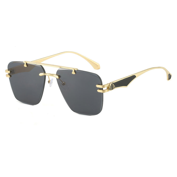 Women’s designer sunglasses in an extravagant frame Bowlift