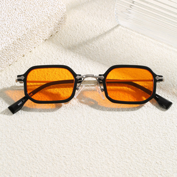 Fashionable Oversized Sunglasses in Modern Design Bowlift