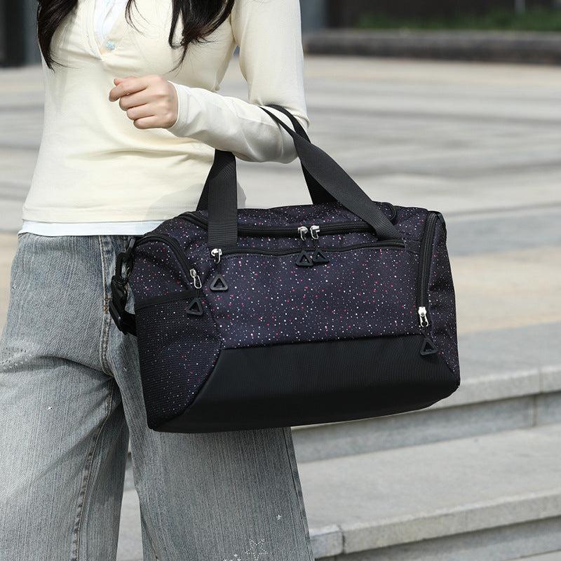 Sporty shoulder bag with versatile compartments Bowlift