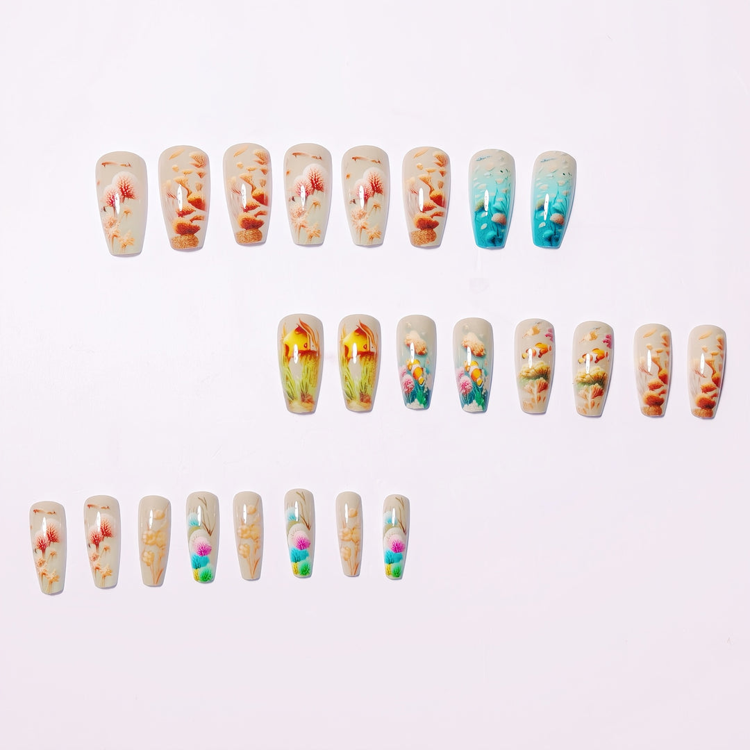 Artificial nails with maritime underwater motif Bowlift
