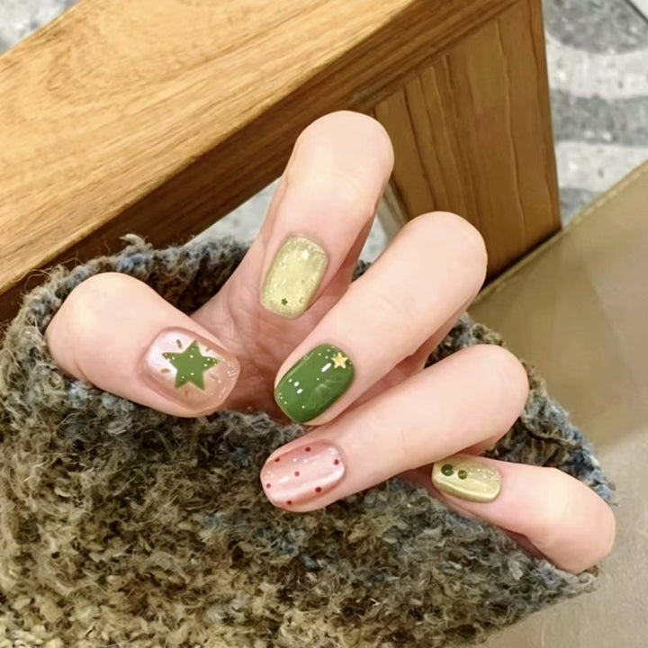 Festive Character-Inspired Nail Art Set Bowlift