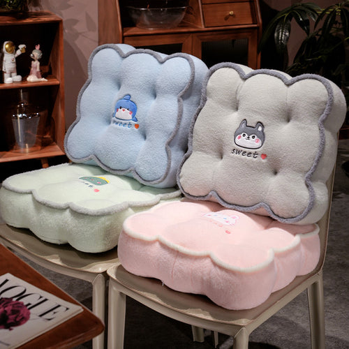 Plush pillow with animal-friendly design Bowlift
