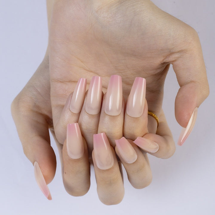 High-gloss artificial nails with rose effect Bowlift