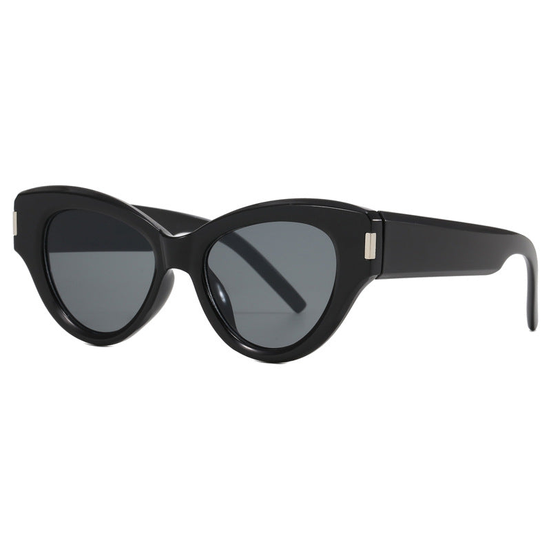 Ladies Cat-Eye Sunglasses with modern, eye-catching design Bowlift