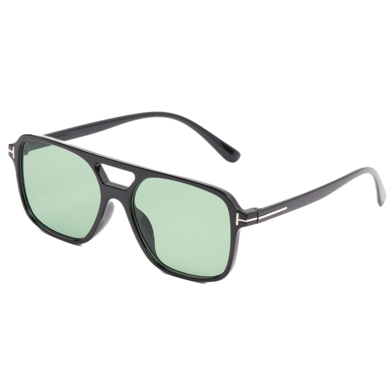 Women’s fashionable sunglasses in trendy tortoiseshell design Bowlift