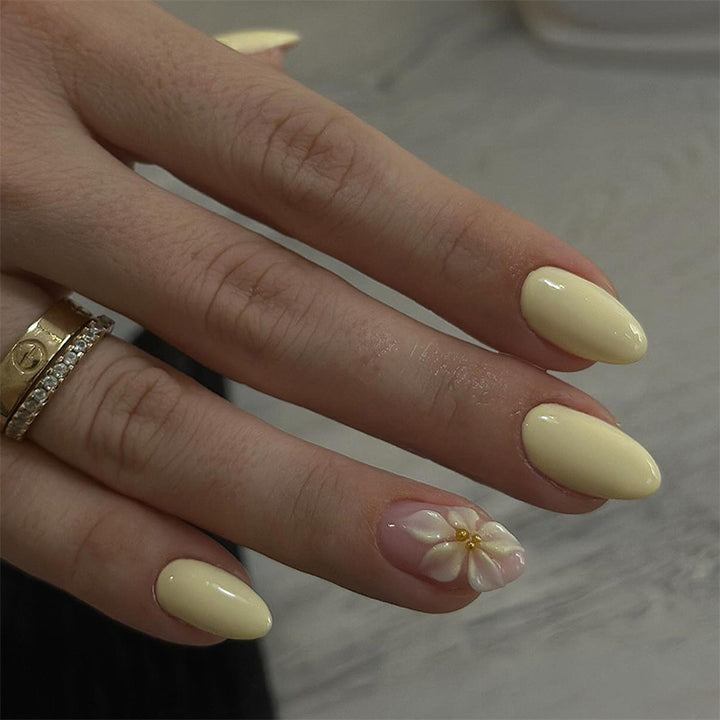Creative nail art set with delicate floral designs Bowlift