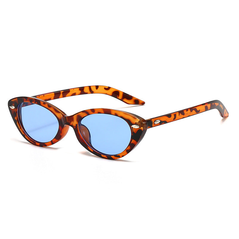 Vintage-Inspired Cat-Eye Sunglasses Bowlift