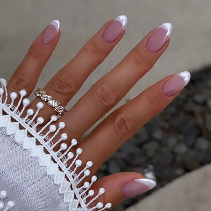Exclusive Nail Art with Elegant French Tip Bowlift