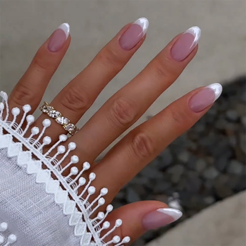 Exclusive Nail Art with Elegant French Tip Bowlift