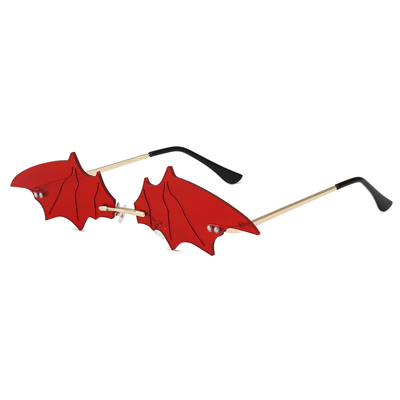 Women's designer sunglasses in exceptional bat style Bowlift
