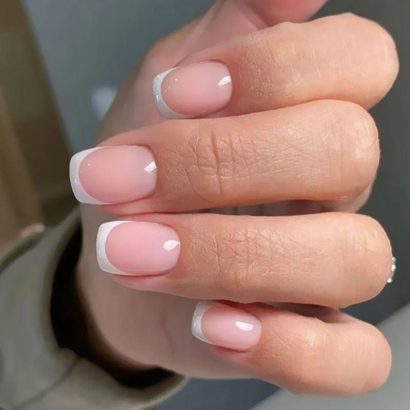 French Tip Press-On Nails Bowlift