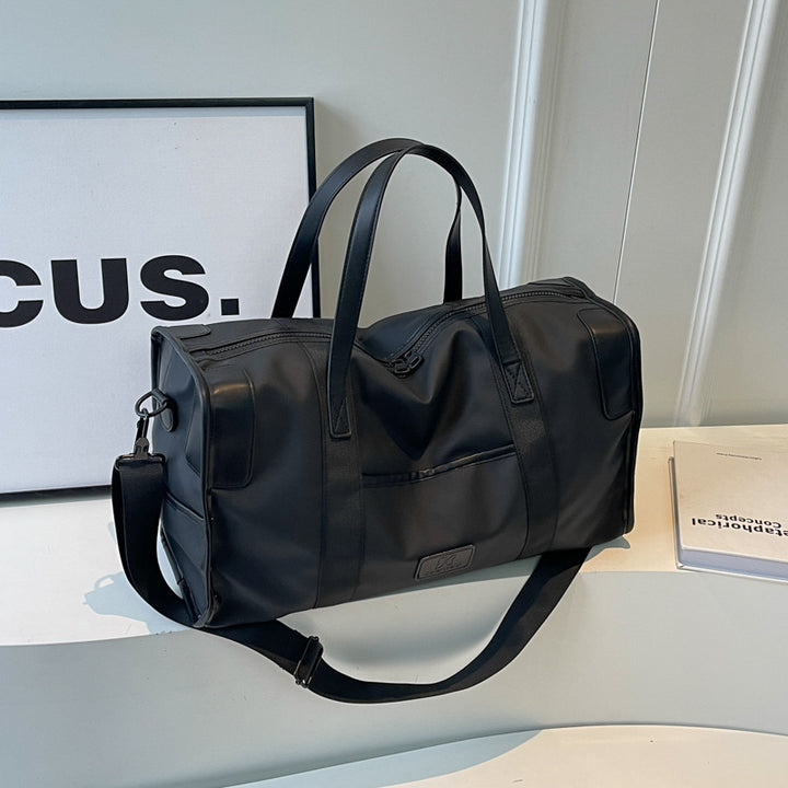 Fashionable sport and travel bag Bowlift