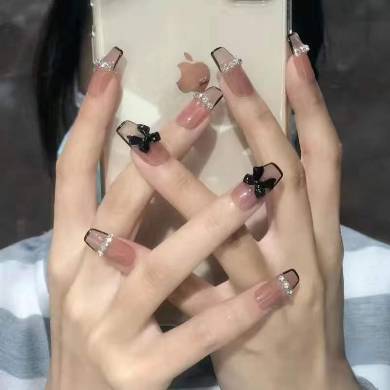 Artful and elegant acrylic nails Bowlift