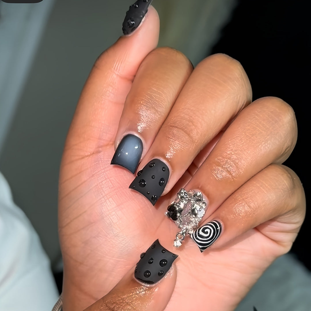 Stylish Press-On Nail Art Set Bowlift