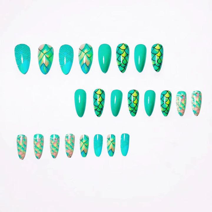 Artificial nails with scale pattern Bowlift