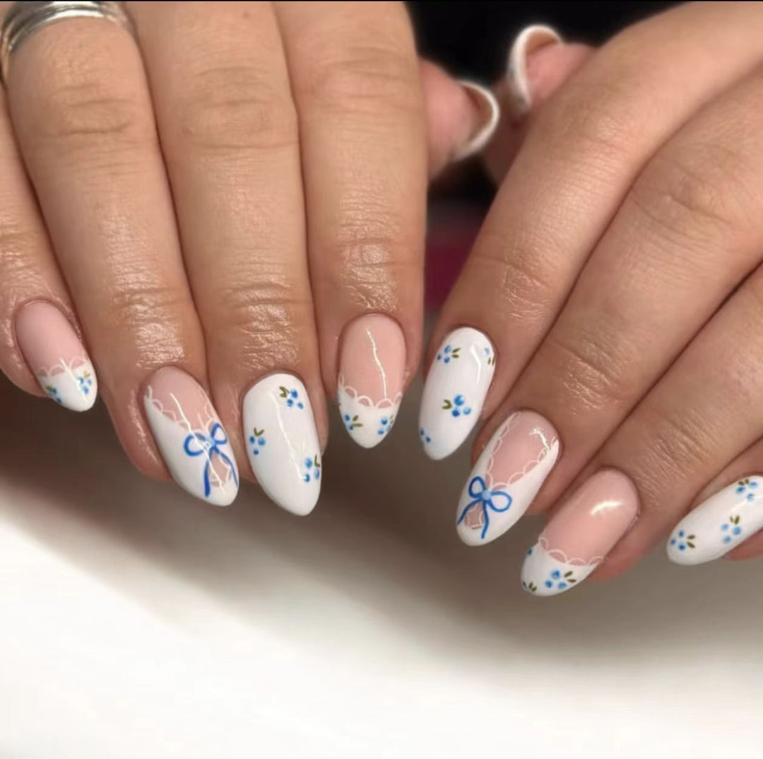 Detailed Floral Design Press-On Nails Bowlift