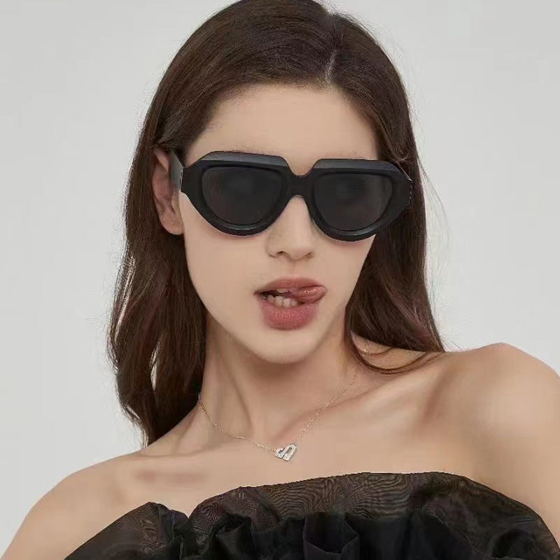 Women's fashionable sunglasses with unique, angular frame Bowlift