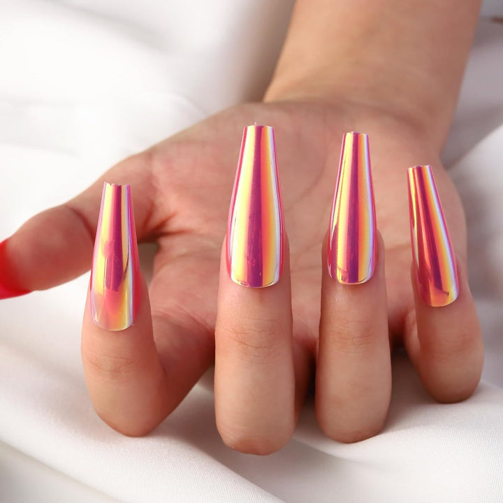Artificial nails with holographic shine Bowlift