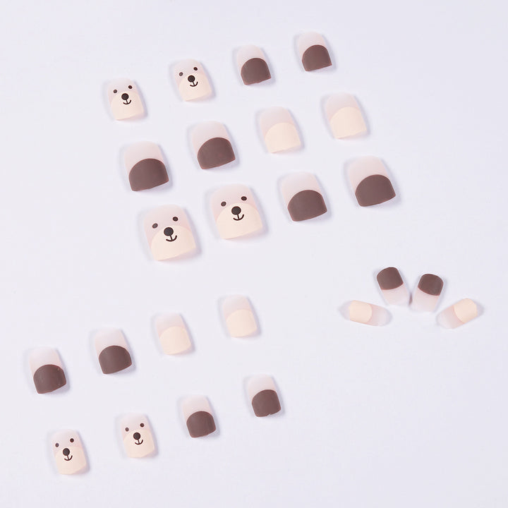 Cute nail art with bear motifs Bowlift