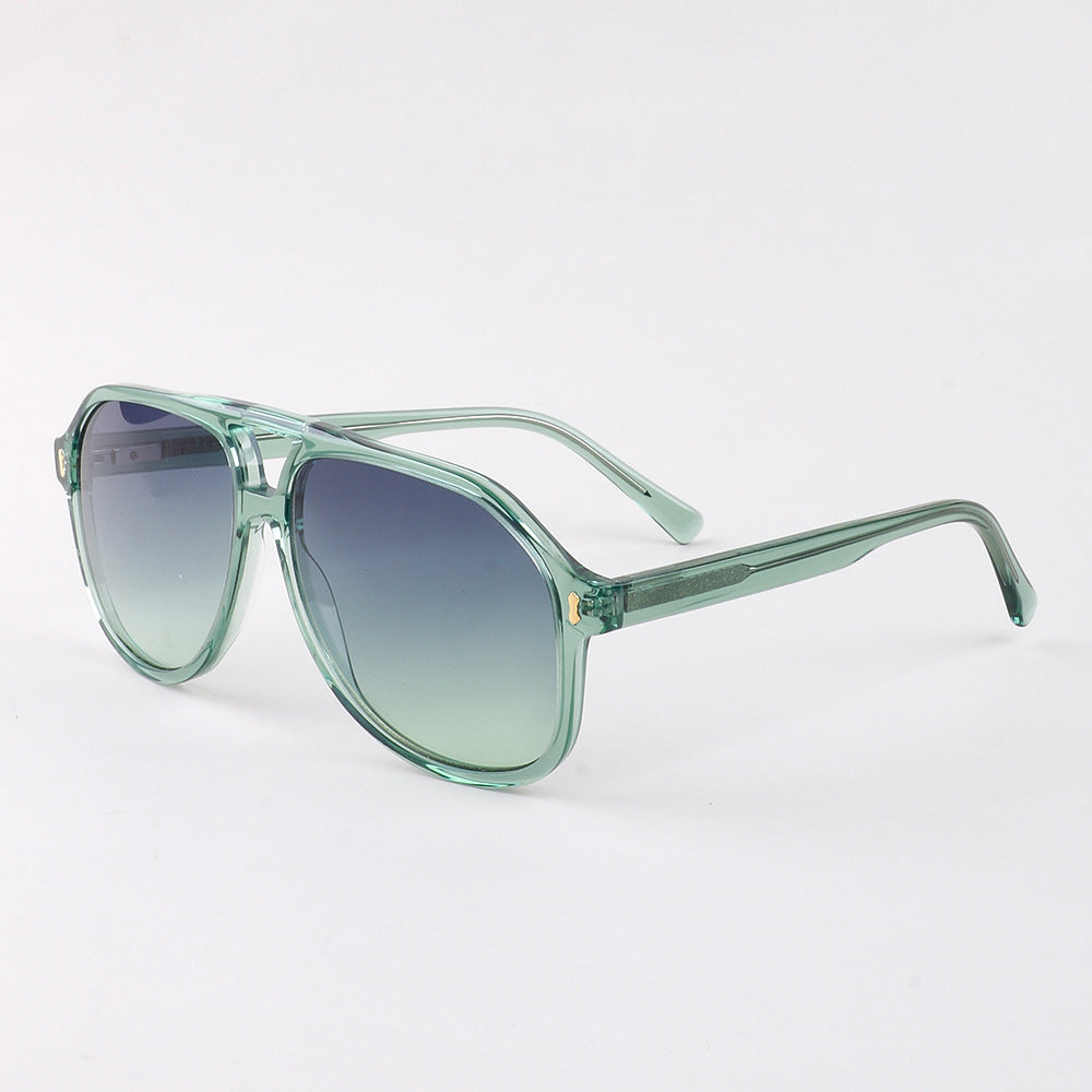 Women's modern sunglasses with innovative Bowlift frame
