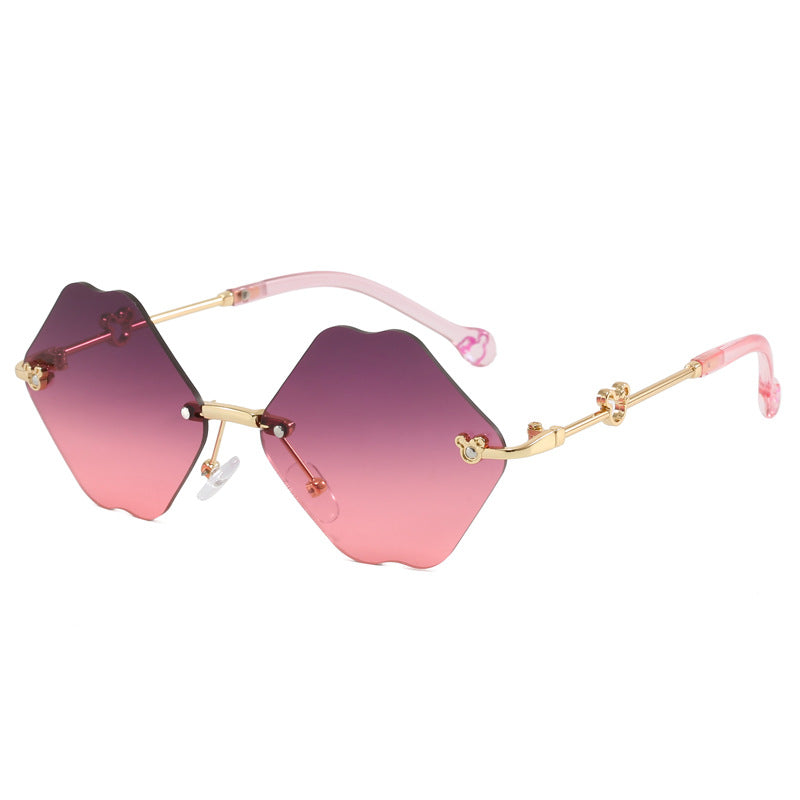 Ladies geometric oversized sunglasses with detailed, luxurious frame Bowlift