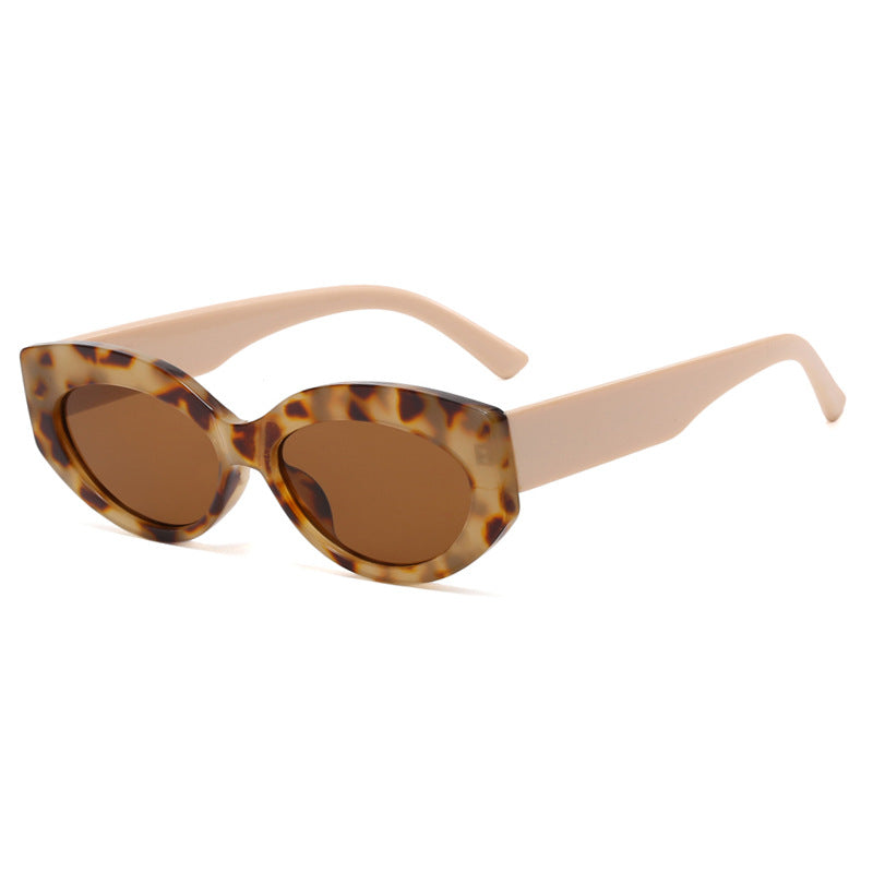 Women Cat-Eye Sunglasses in stylish plastic design Bowlift