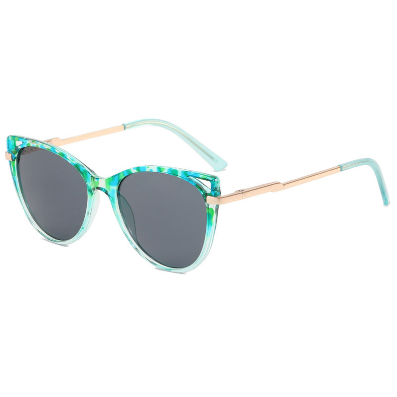 Ladies trendy cat-eye sunglasses with mirrored lenses Bowlift