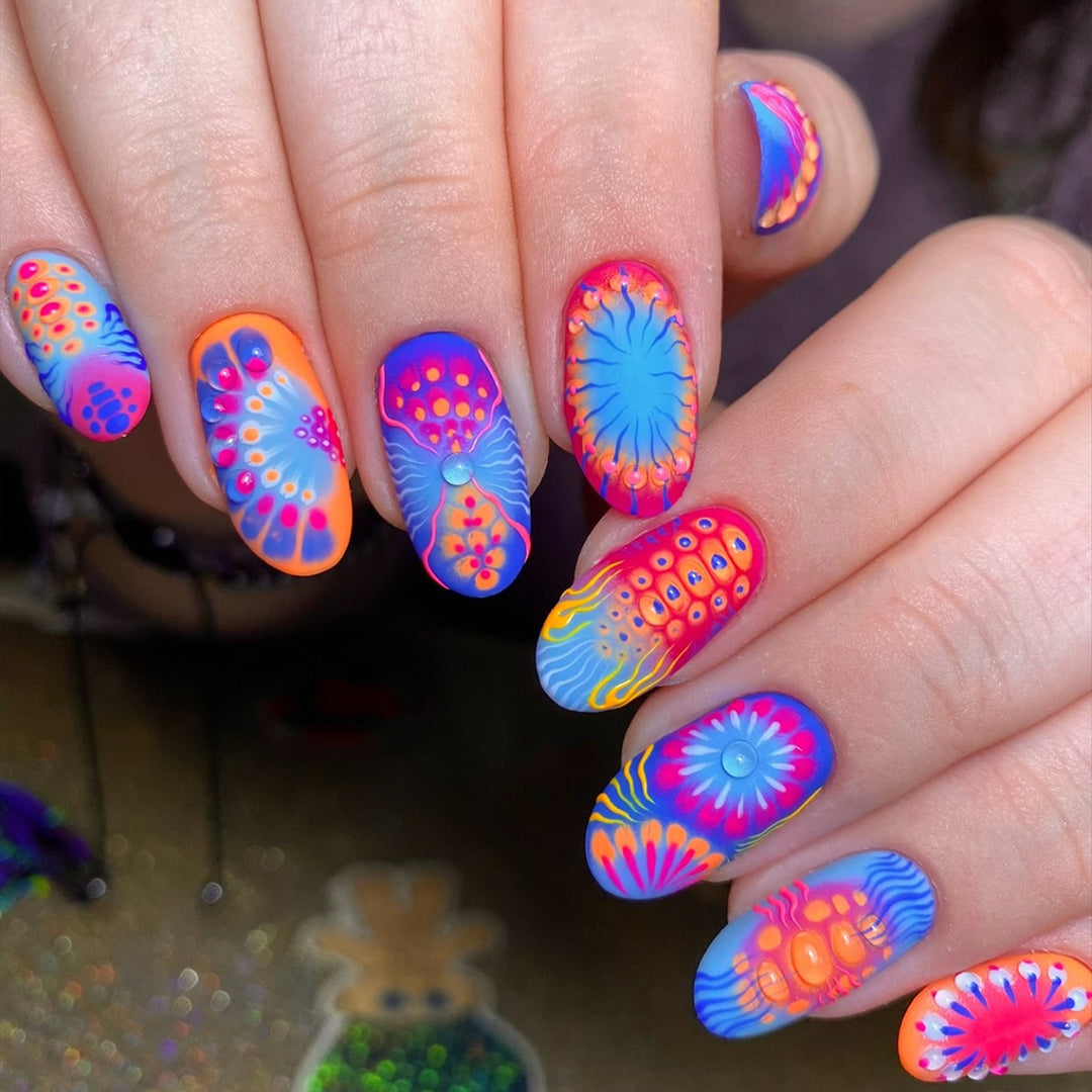 Creative and Artistic Press-on Nails Bowlift