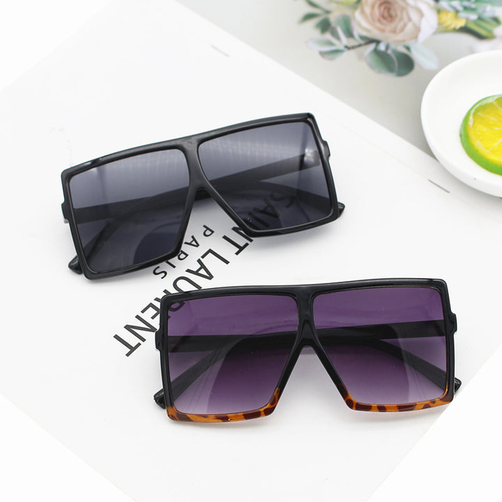 Women's Oversized Sunglasses in Fashionable Geometric Design Bowlift