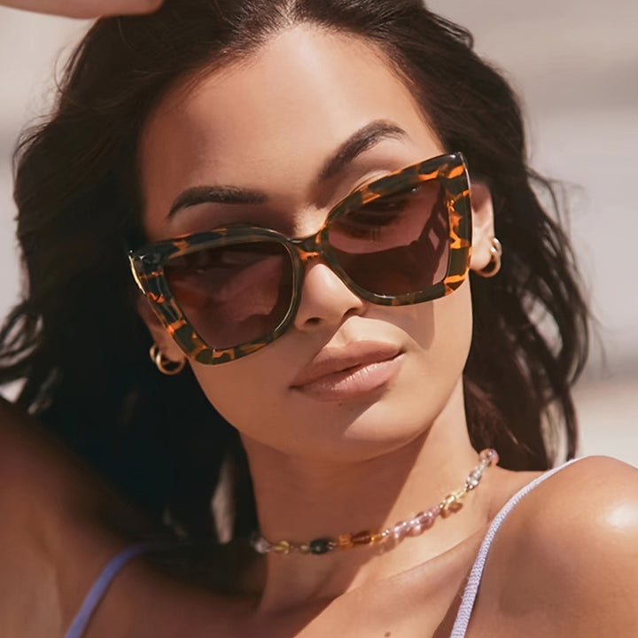 Women's large sunglasses in striking leopard design Bowlift