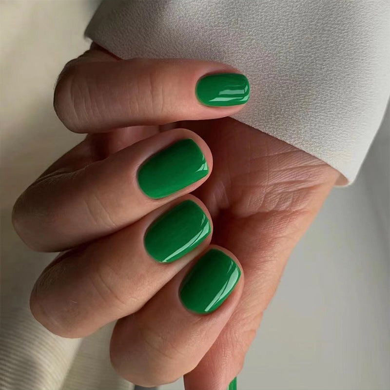 Creative Nail Art with Elegant High Gloss Finish Bowlift