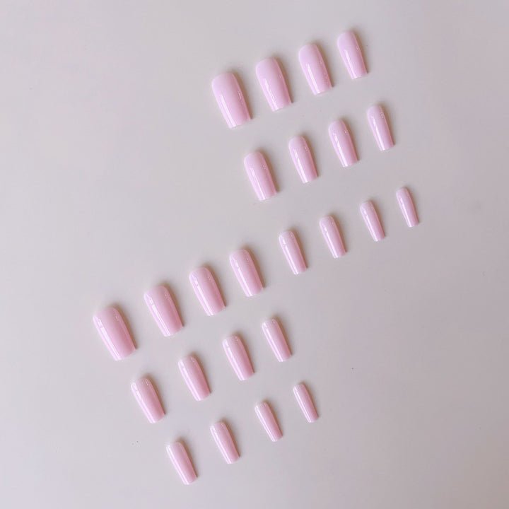 Artificial nail tips with high-gloss finish Bowlift