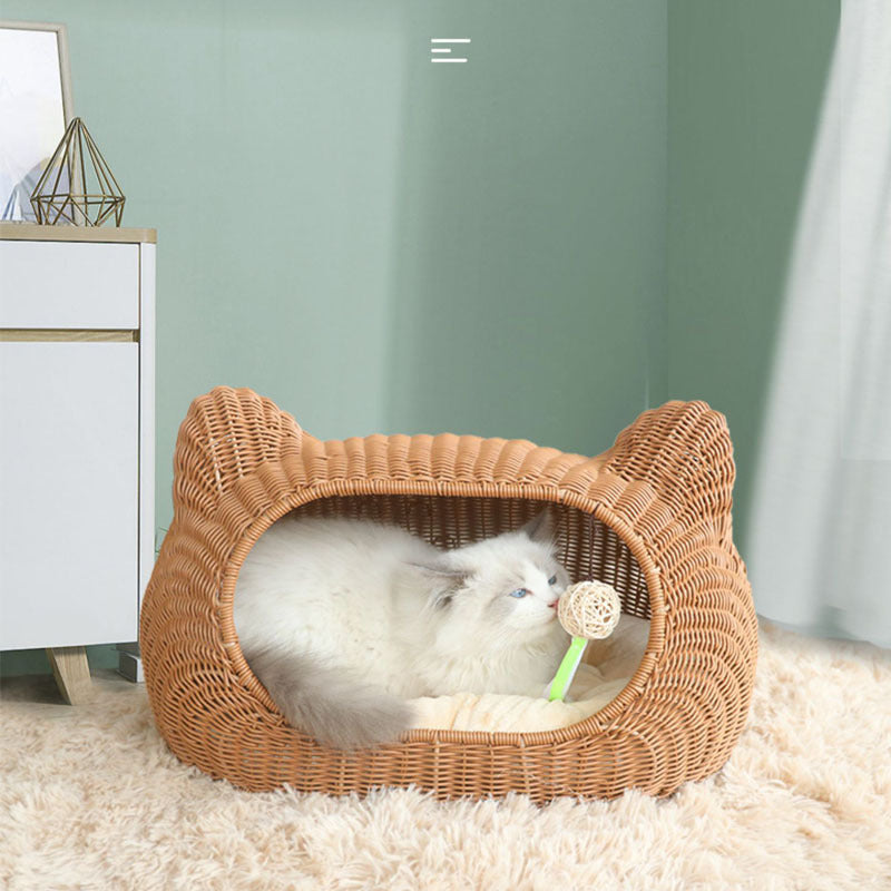 Cozy cat bed in animal design Bowlift