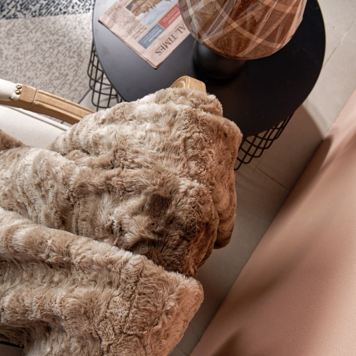 Women Cozy Blanket with Velvety Surface Bowlift