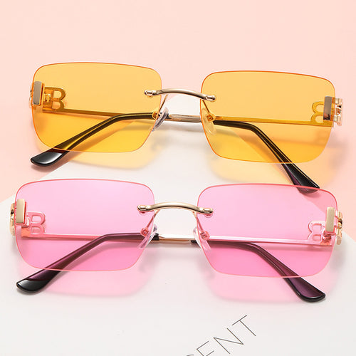 Women's fashionable square sunglasses with golden accents Bowlift
