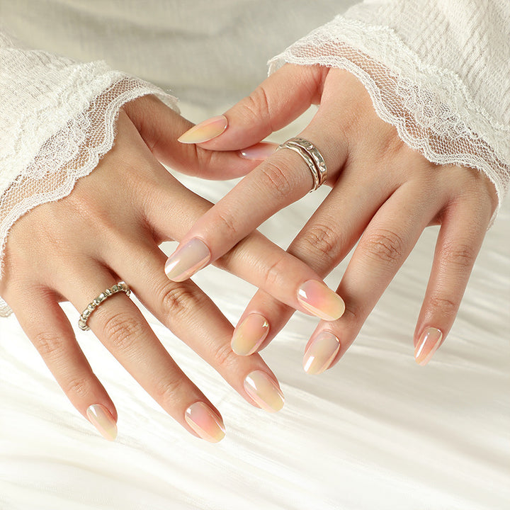 Elegant artificial nails with gradient effect Bowlift