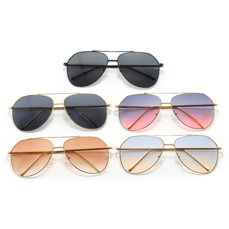 Ladies trendy aviator sunglasses with subtle gradient Bowlift